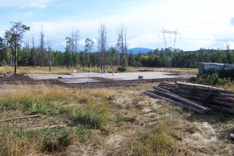 Here's some local senery. That's a trailer pad for the farmers son. He was getting married in a few weeks and they were building themselves a home.