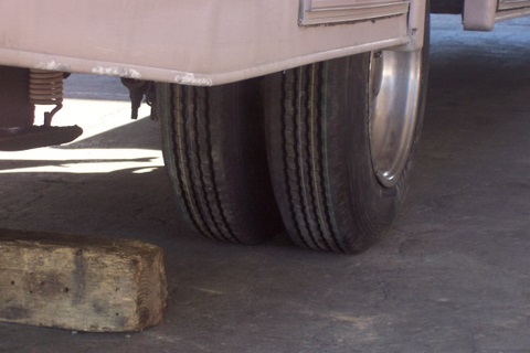 Here's the new tires all pretty like...