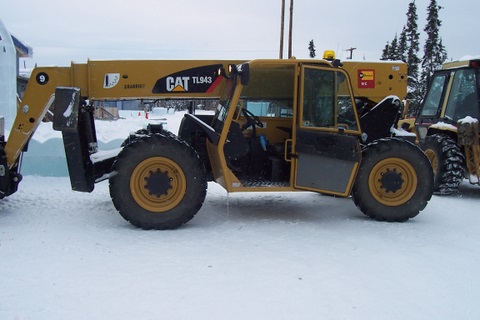 100_4284 One of the extending boom loaders. I use to work for Hyster so I love this big stuff.