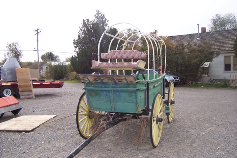 Then this conestoga wagon was downtown in a lot. I got the sense that they have a Pioneer Days celebration here in town and these old wagons become part of the parade.