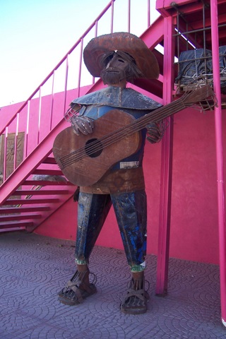 Another of those metal sculptures outside the Pink store.